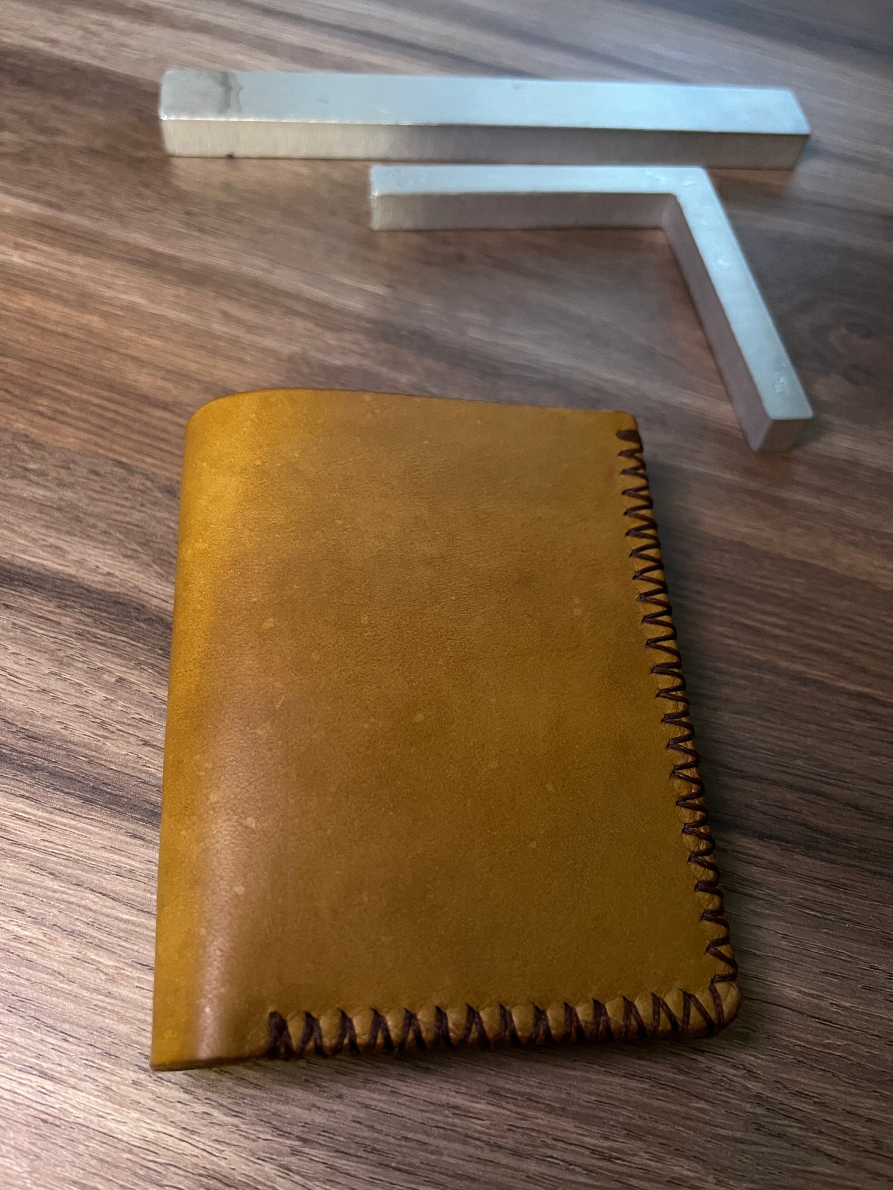 Handmade Leather Wallet – Vintage Bifold, 4 Card Slots, 2 ID, Cash Pocket