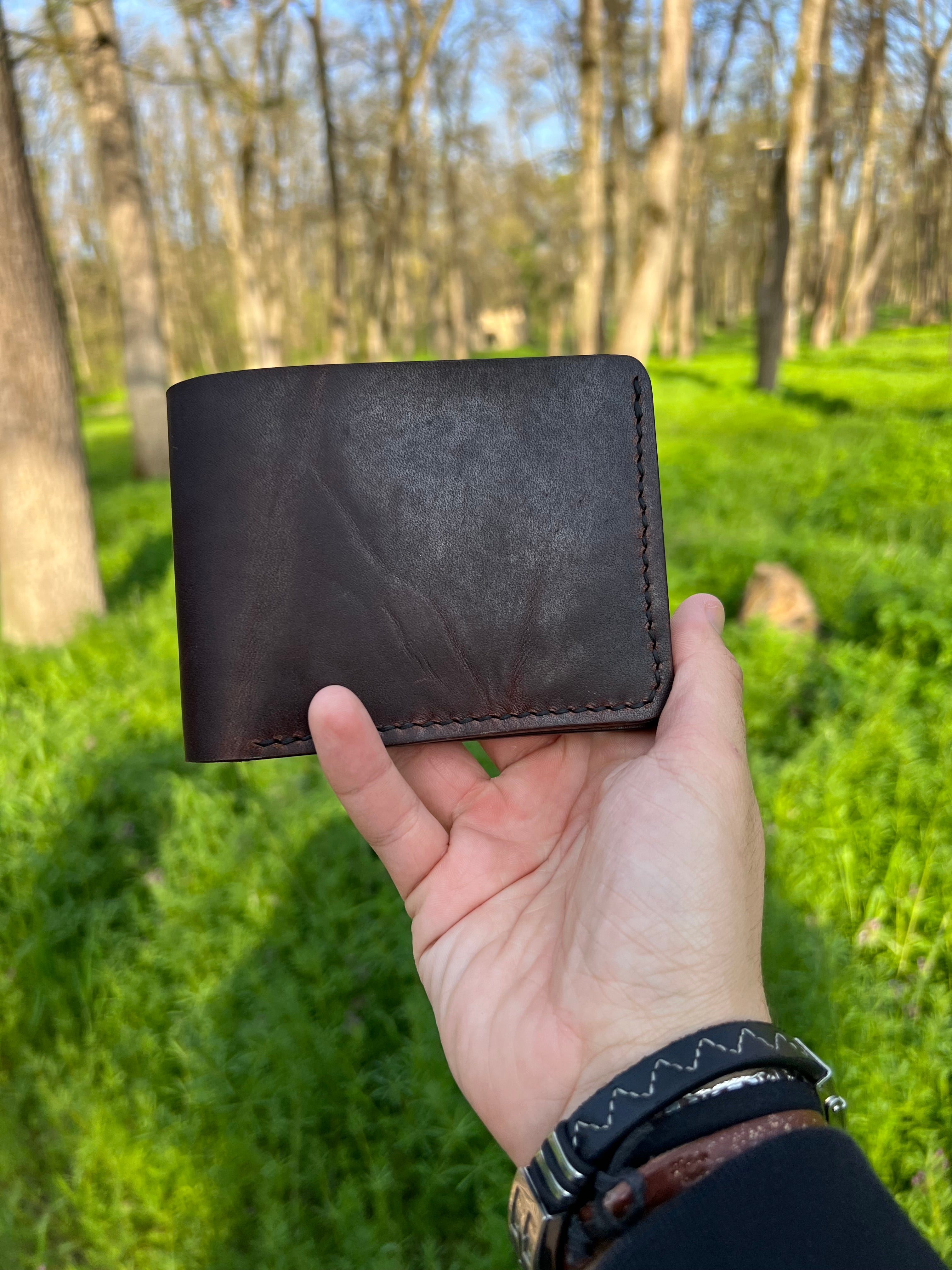 Valahia Wallet -High-Quality Leather Bifold