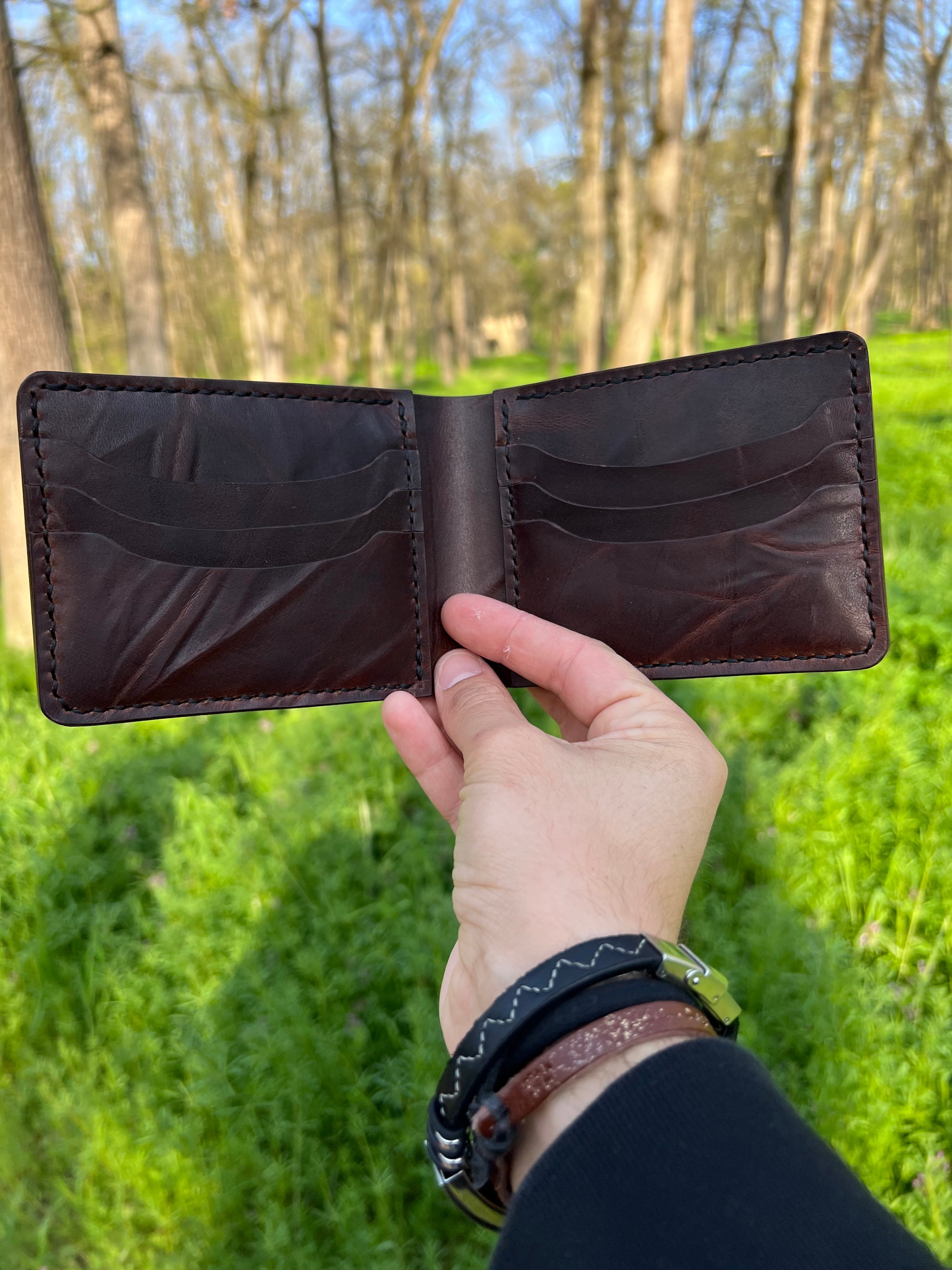 Valahia Wallet -High-Quality Leather Bifold