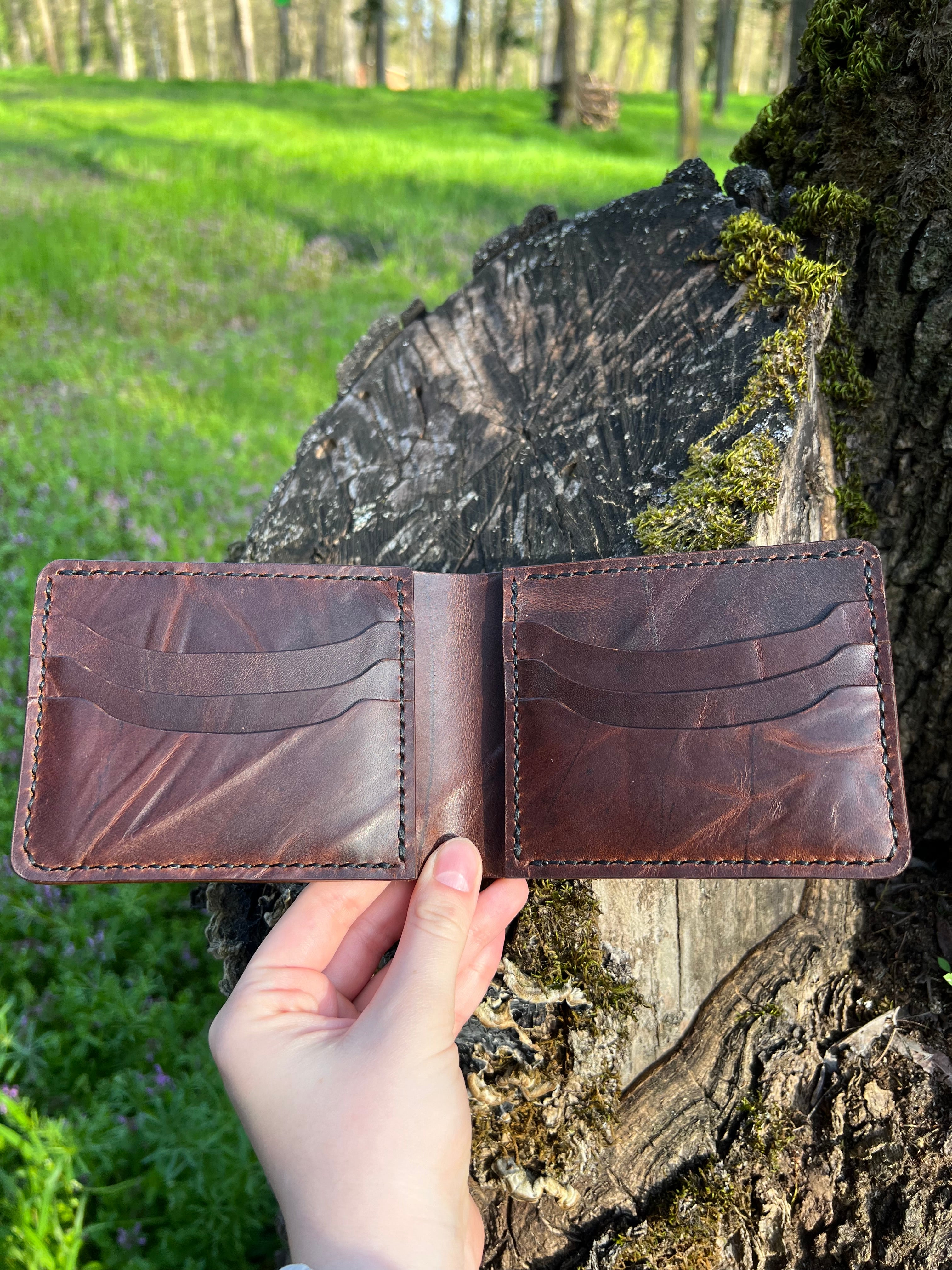 Valahia Wallet -High-Quality Leather Bifold